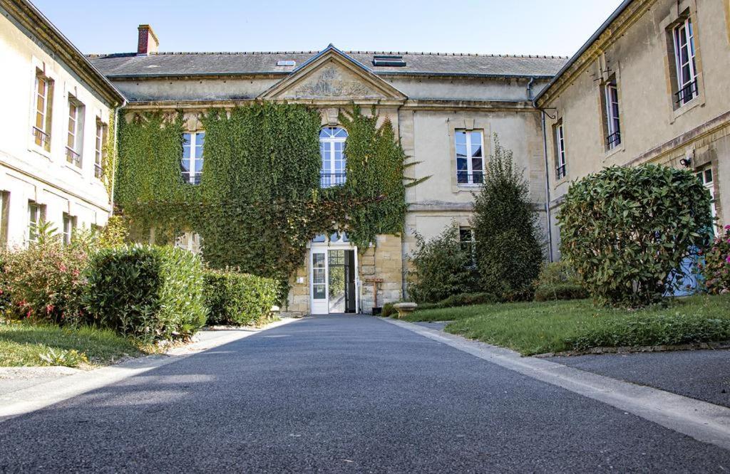 Logis Des Grands Chapeaux Bayeux Exterior photo